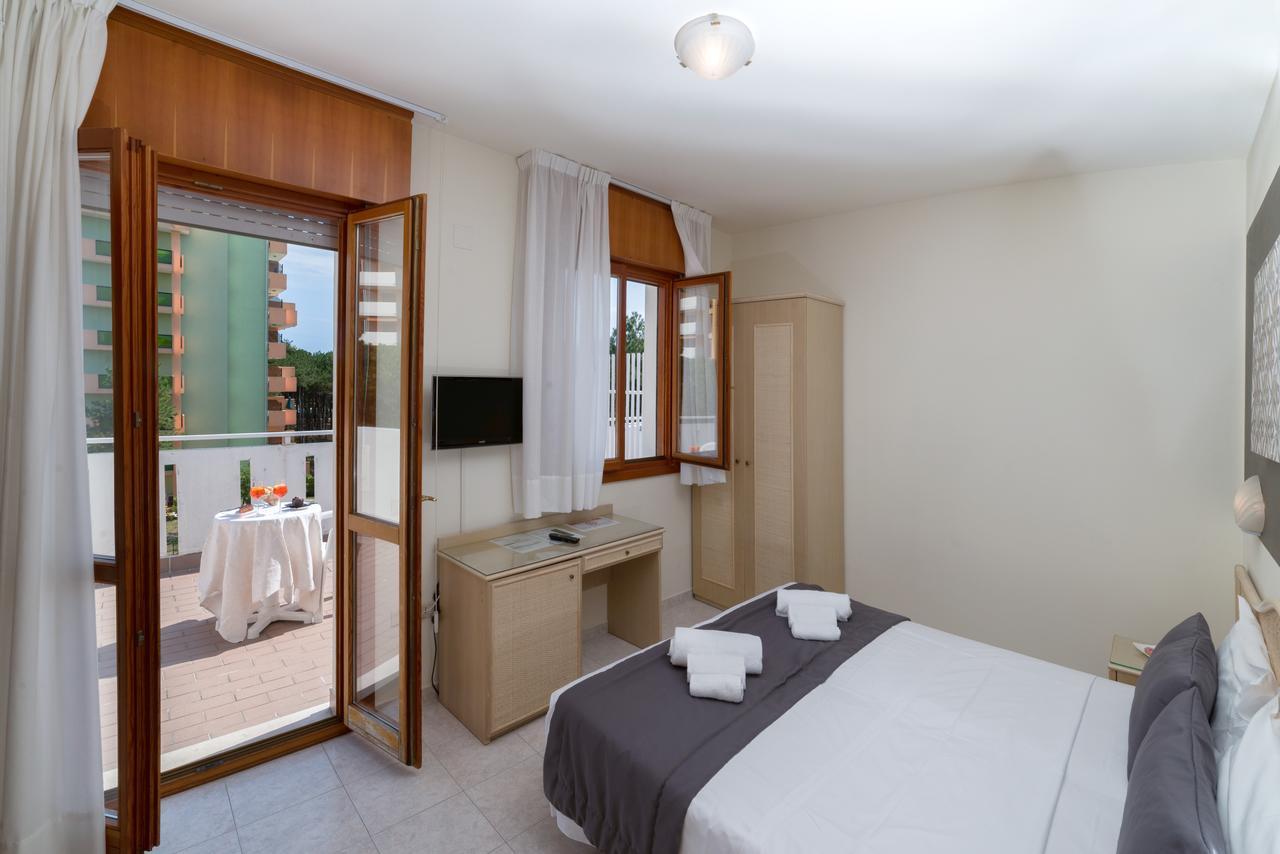Hotel Airone Bibione Esterno foto