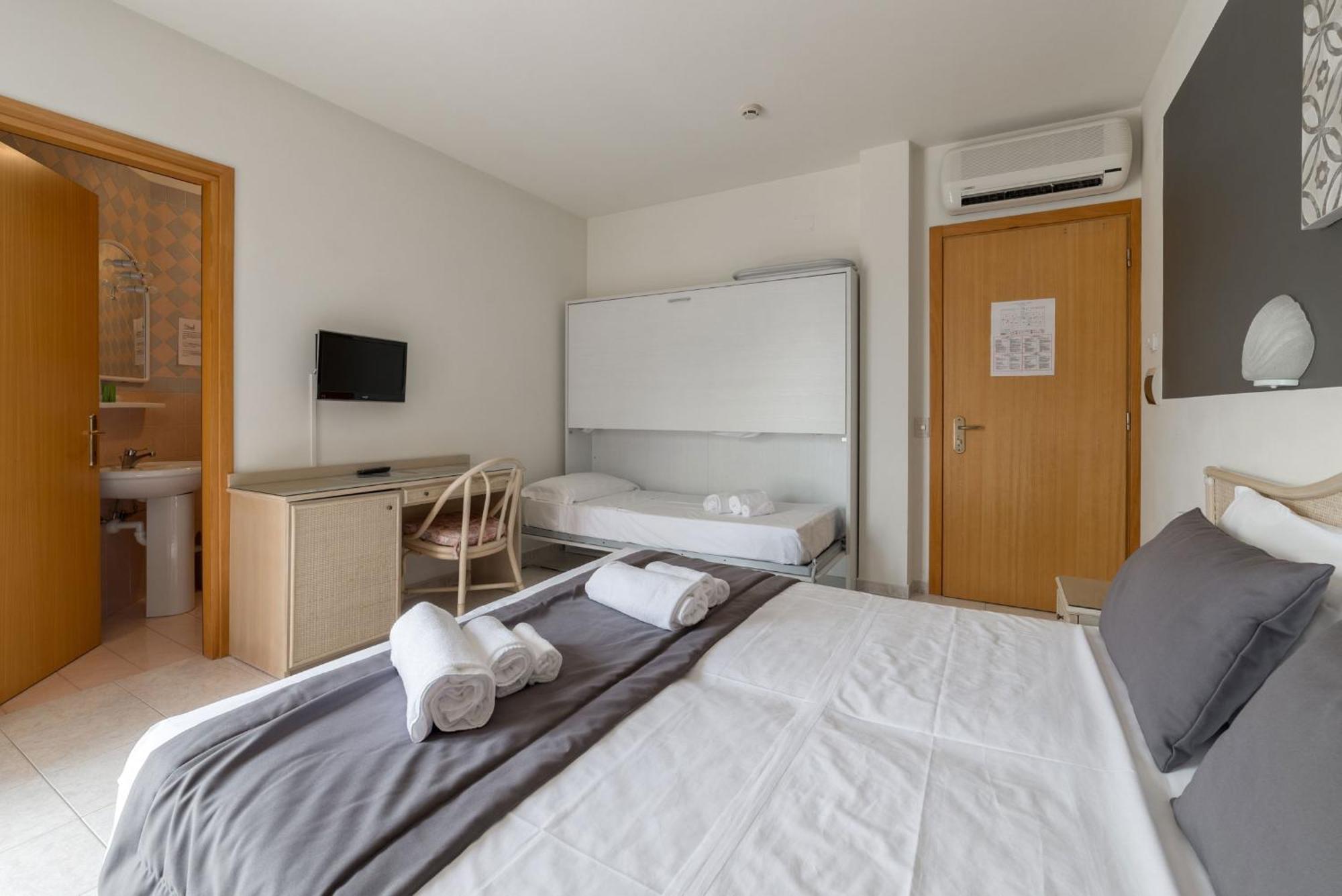 Hotel Airone Bibione Esterno foto