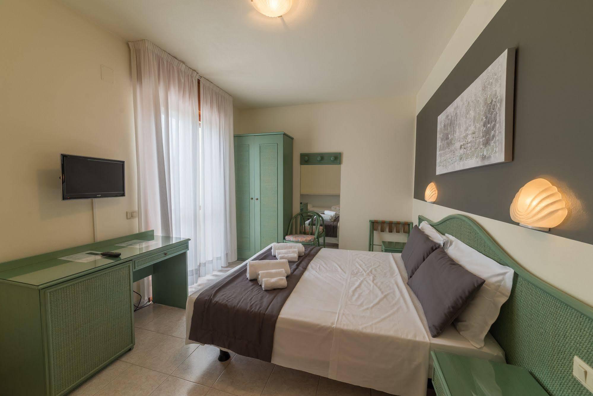 Hotel Airone Bibione Esterno foto